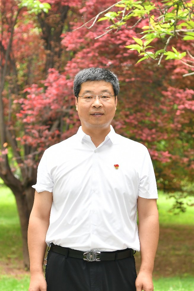 树立先进标杆