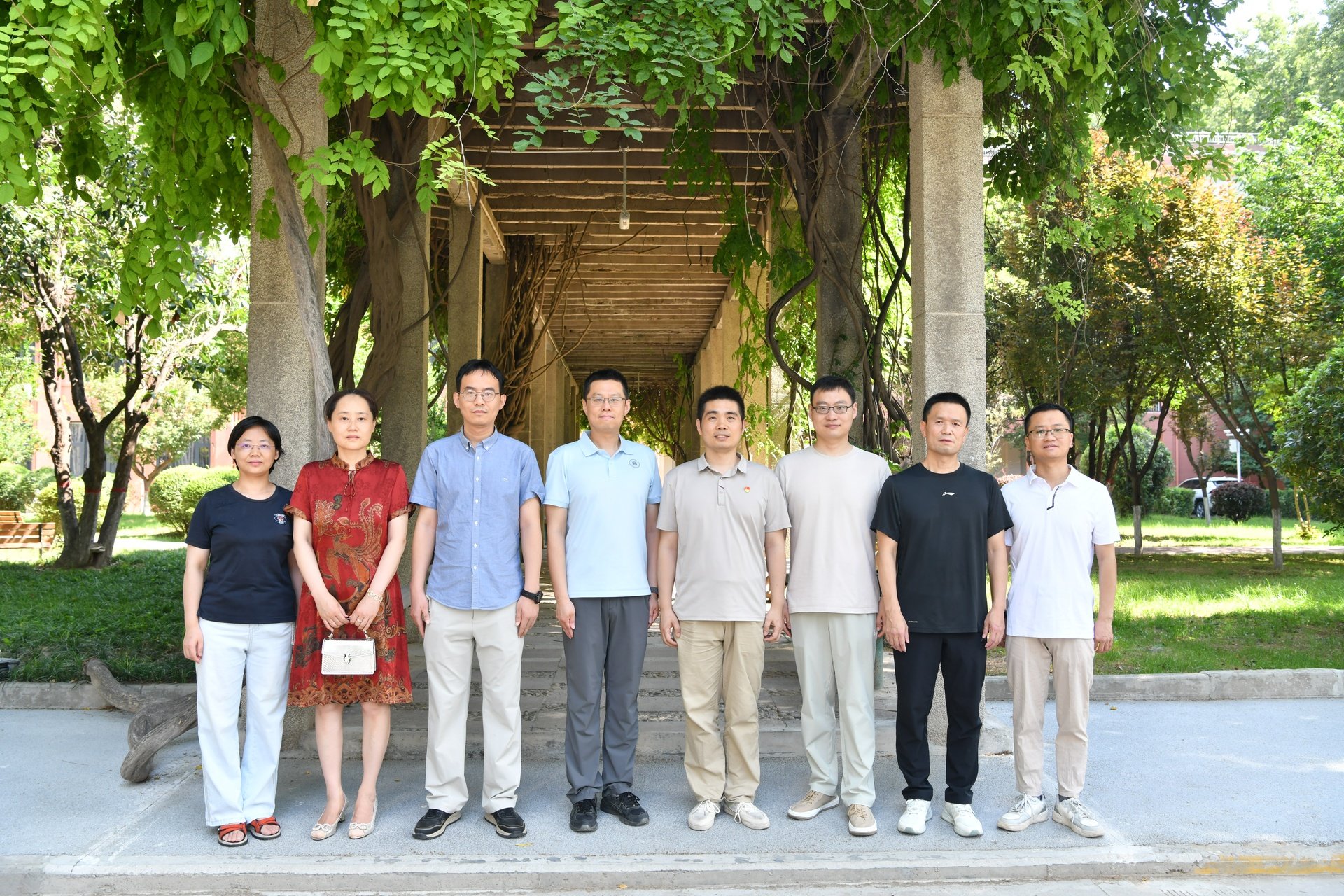 见贤思齐的浓厚氛围