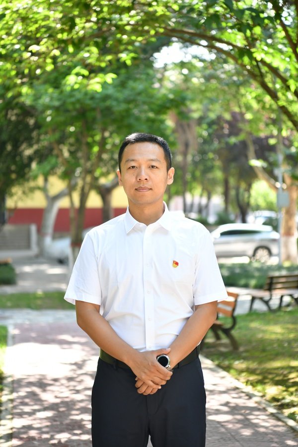 为大力弘扬榜样精神