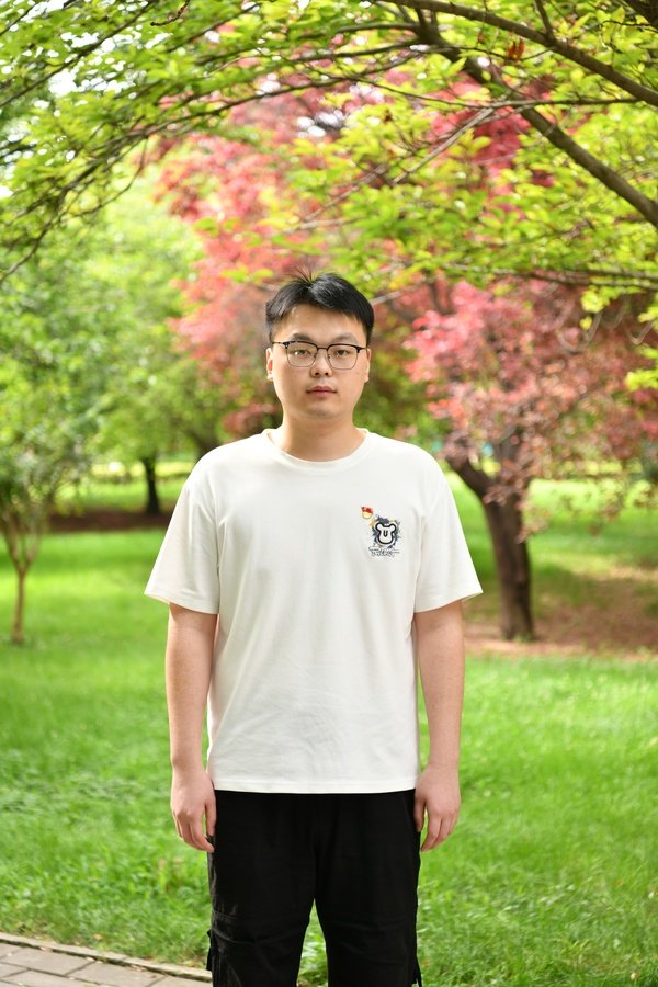 激励全校各级党组织和广大党员奋发进取