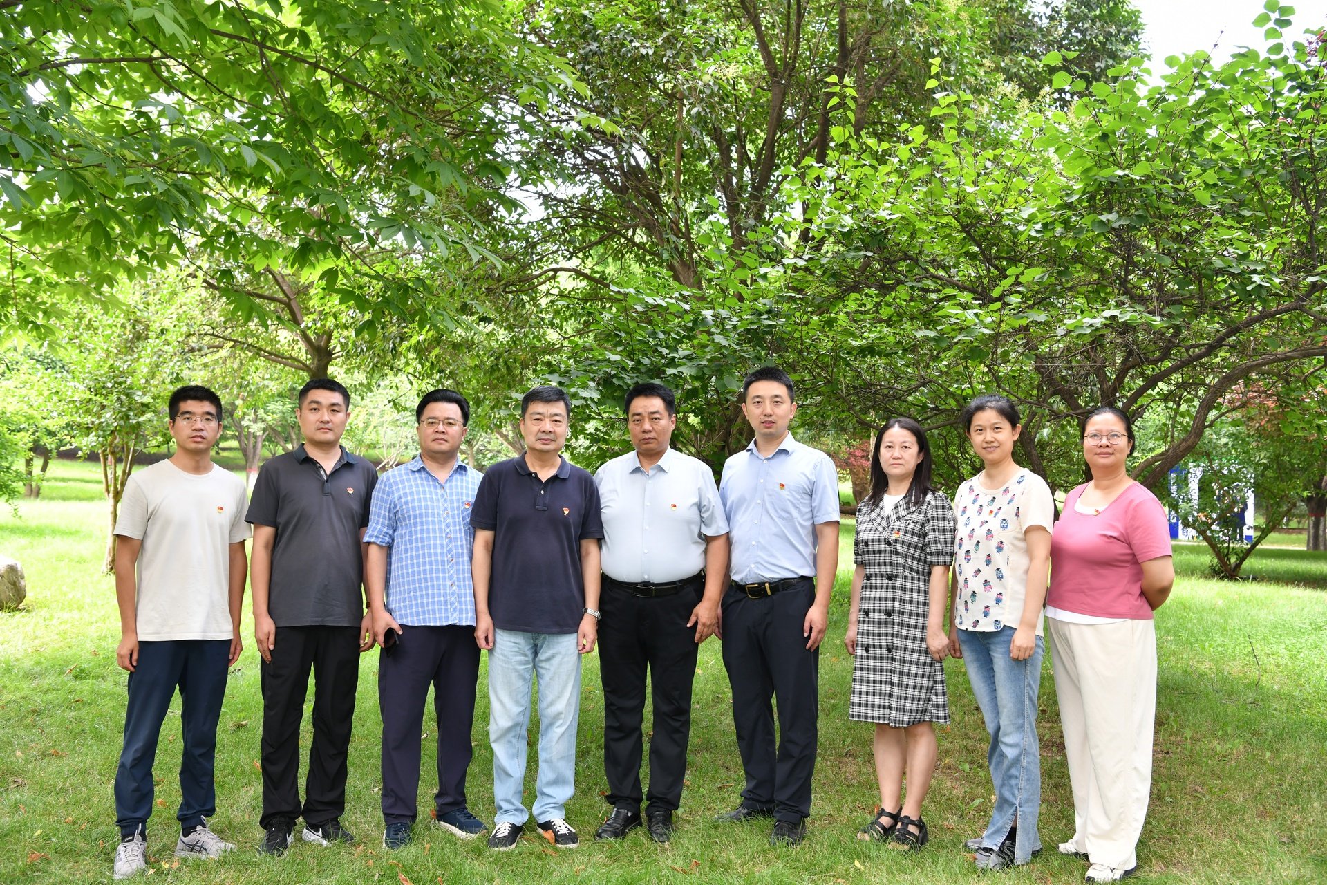 发挥先进典型示范引领作用