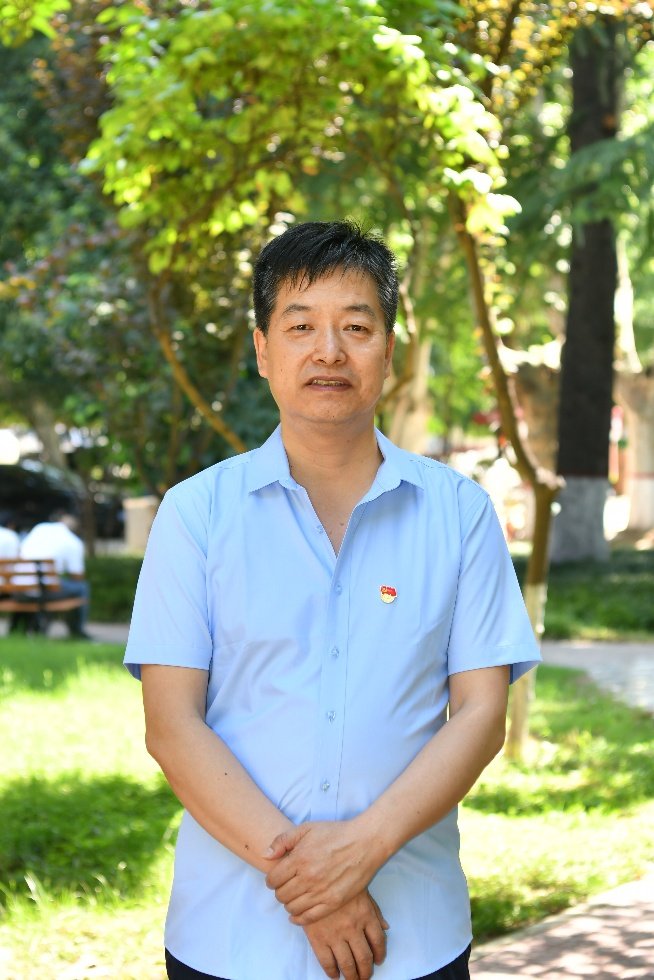 为大力弘扬榜样精神