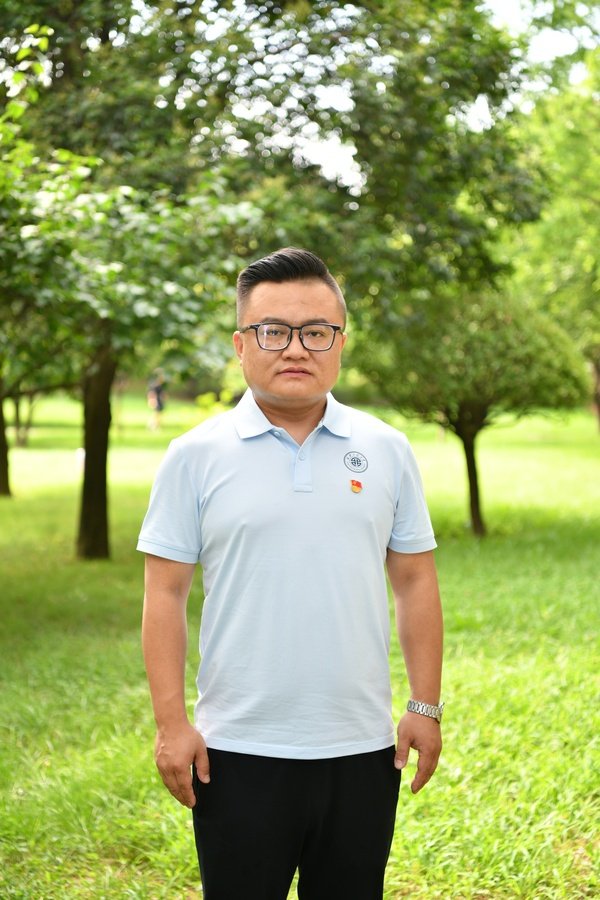 树立先进标杆