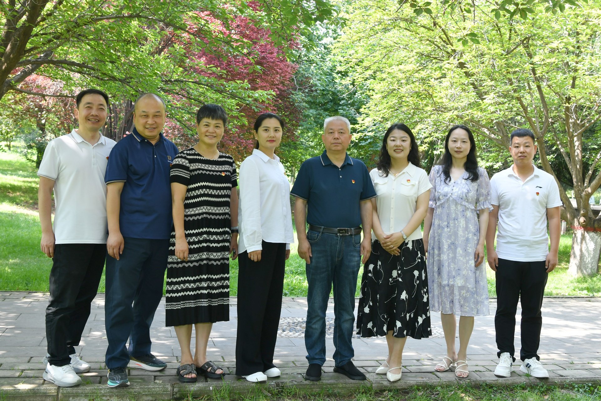 优秀党务工作者17名和先进院(部)级