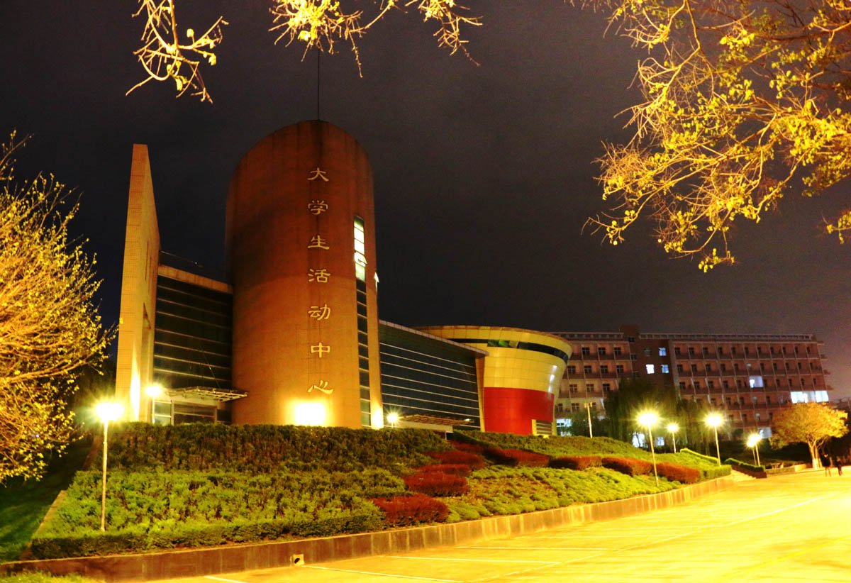 校园生活 CAMPUS LIFE